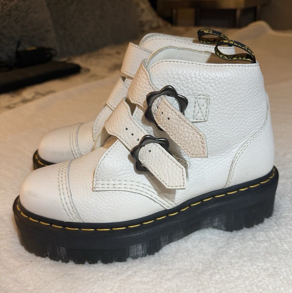 Dr. Martens Devon FLWR White Leather Platform Buckle Ankle Bootie US 8 EU 39